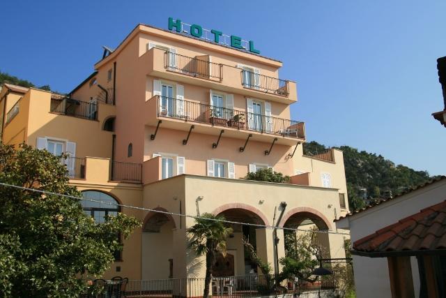 Hotel Ca' Ligure Pietra Ligure Exterior foto