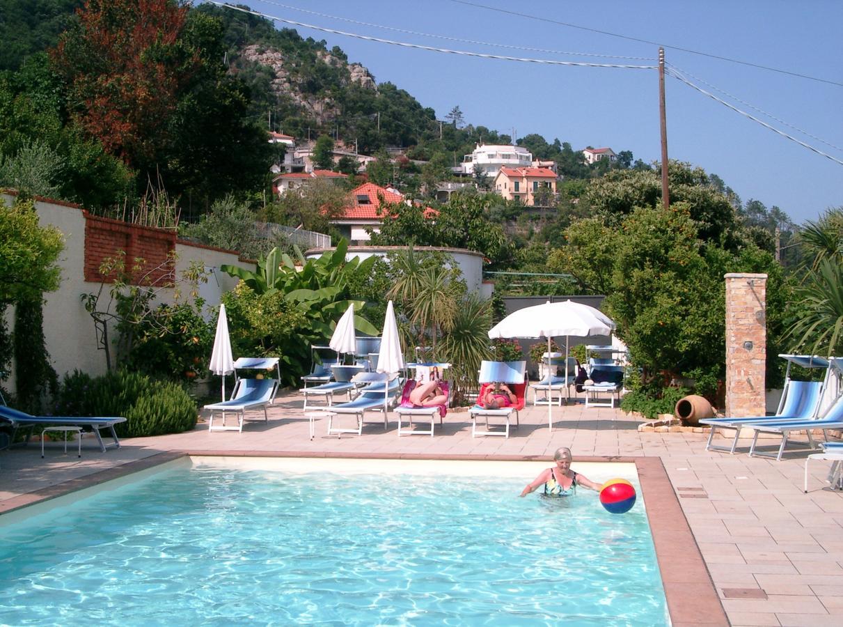 Hotel Ca' Ligure Pietra Ligure Exterior foto